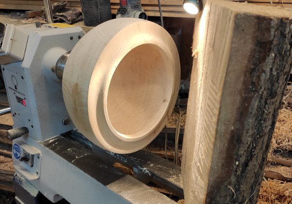/    Holz wird rund